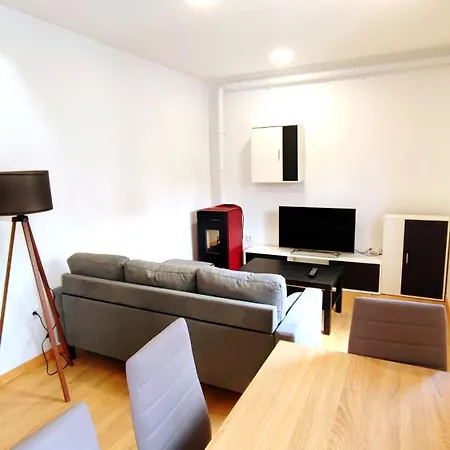 Con Vistas A La Montana En Apartamento Oviedo