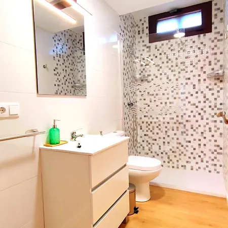 Con Vistas A La Montana En Oviedo